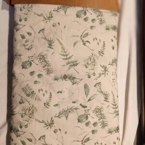 Bee & Willow Christmas Tree skirt